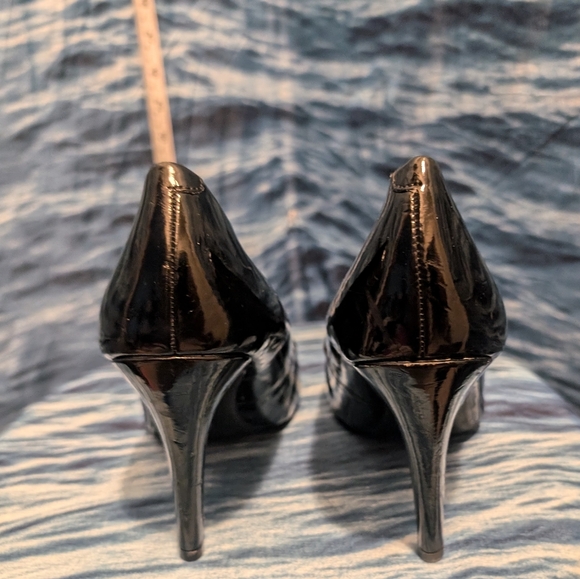 Mossimo Black Patent Pointed Heels - Picture 4 of 7